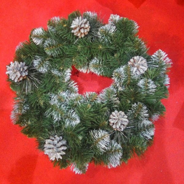 Штучний новорічний вінок КАРПАТСЬКИЙ З ШИШКАМИ 50 см