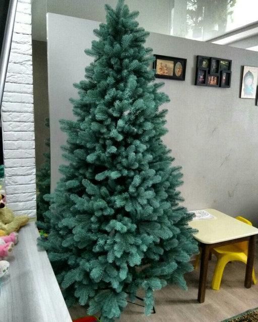 Штучна блакитна силіконова ялинка КОВАЛІВСЬКА 250 см