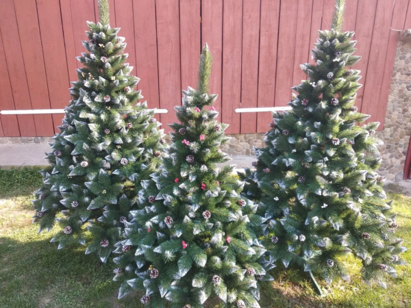 Искусственная ель РОЖДЕСТВЕНСКАЯ с белыми кончиками, шишками и калиной красной 180 см