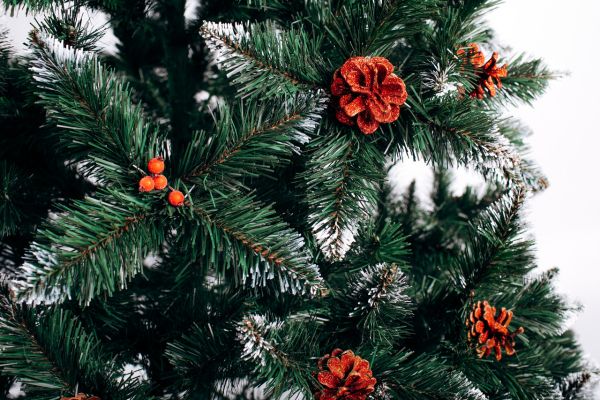 Штучна ялина РІЗДВЯНА з білими кінчиками, шишками та каліною червоною 200 см