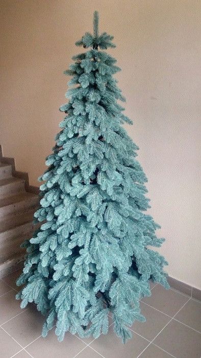 Штучна блакитна силіконова ялинка КОВАЛІВСЬКА 300 см