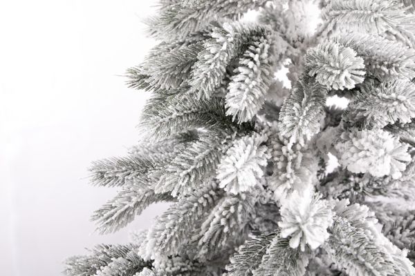 Штучна лита ялинка ПРЕЗИДЕНТСЬКА ЗАСНІЖЕНА 230 см