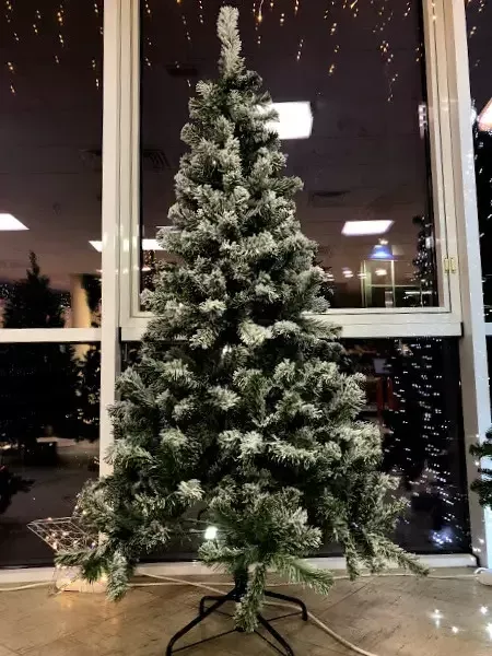 Сосна 2.15м. Millington зелена зі снігом