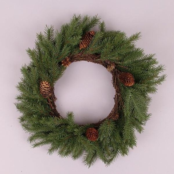 Вінок зі штучної хвої з шишками 45 см. 75904